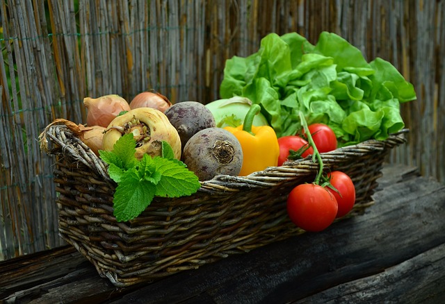 Uprawa warzyw w doniczkach na balkonie: Porady dla miłośników ogródków miejskich