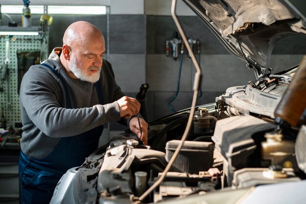 Jak skutecznie diagnozować problemy z pompą wtryskową w twoim samochodzie?